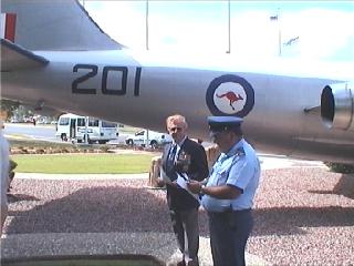 460amb09.jpg (16584 bytes)