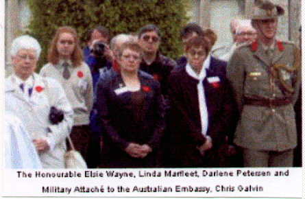 mickread02.jpg (20598 bytes)