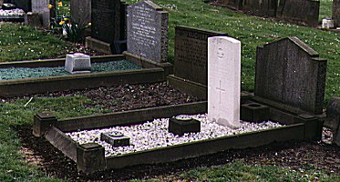 fell02.jpg (33063 bytes)